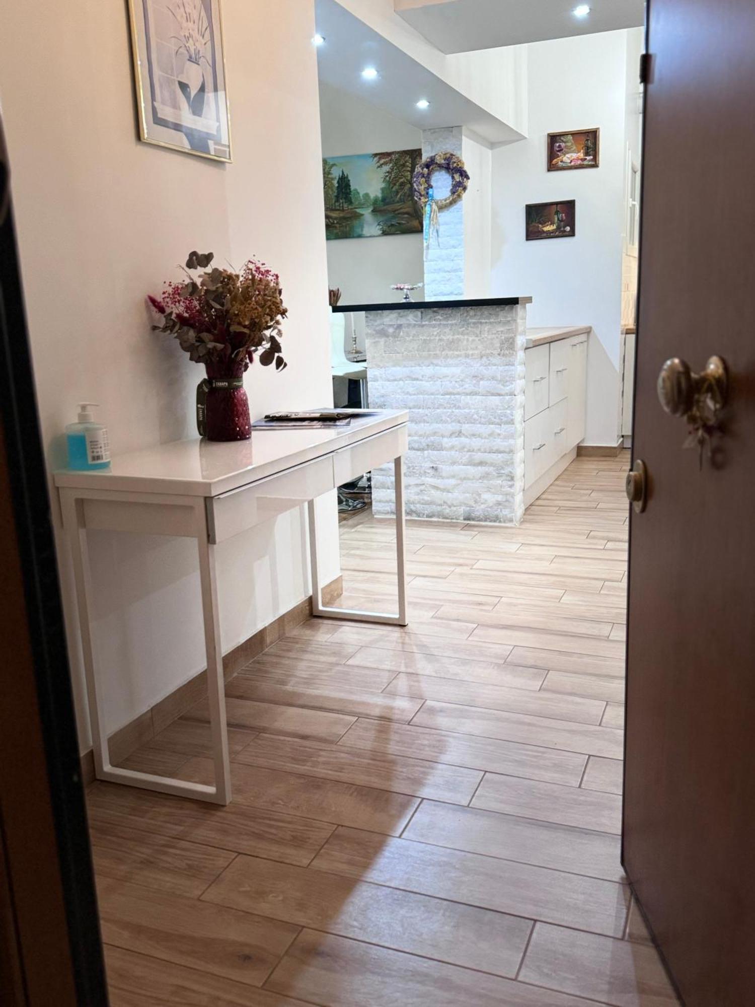 Modern Apartment In アテネ エクステリア 写真